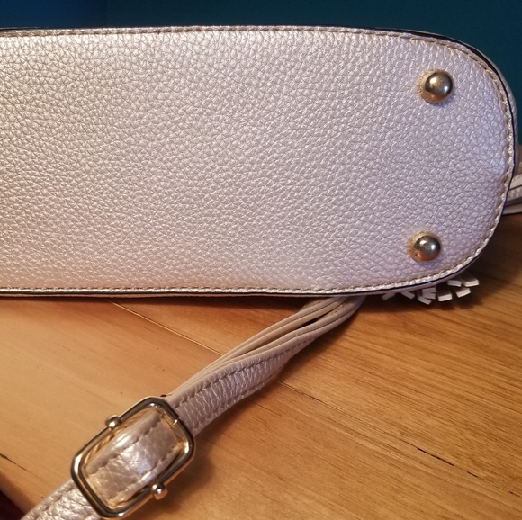 Shimmering Shoulder Bag - Picture 6 of 6